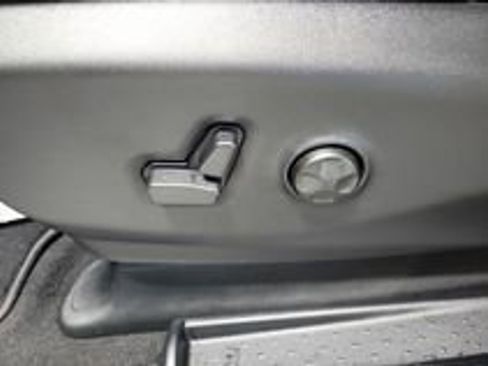 New 2026 Chrysler Pacifica Select FWD image 12