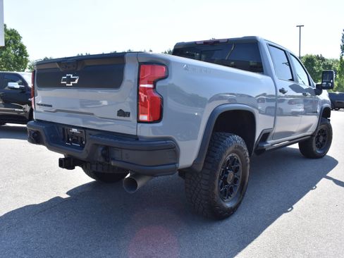 Used 2024 Chevrolet Silverado 2500 ZR2 w/ ZR2 Bison Edition AWD/4WD image 9
