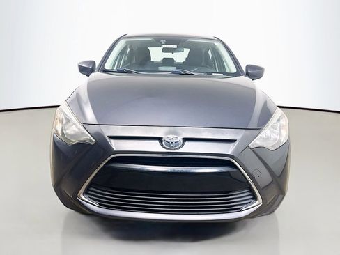Used 2017 Toyota Yaris iA FWD image 2
