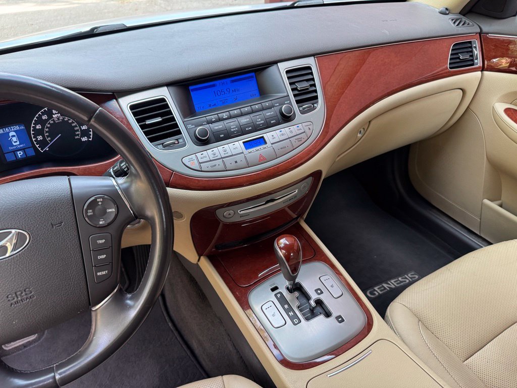 Used 2012 Hyundai Genesis 3.8 RWD image 13