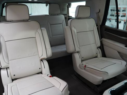 Used 2022 GMC Yukon Denali AWD/4WD image 30