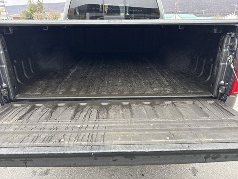 Used 2015 Ford F250 Lariat w/ Chrome Package image 5