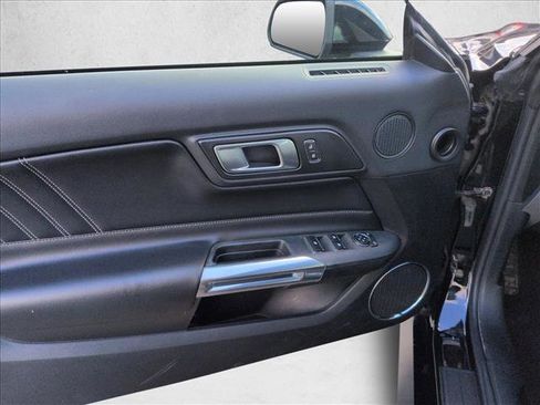 Used 2022 Ford Mustang Premium image 10