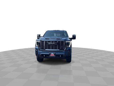 Used 2024 GMC Sierra 2500 Denali Ultimate AWD/4WD image 3