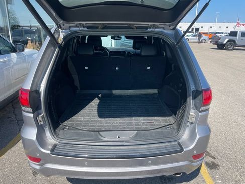 Used 2018 Jeep Grand Cherokee Altitude AWD/4WD image 6