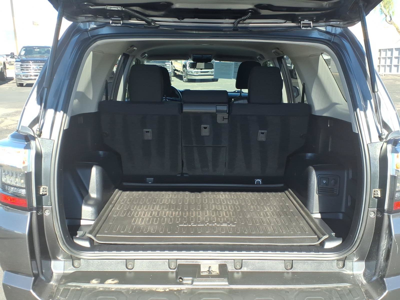 Used 2018 Toyota 4Runner TRD Off-Road AWD/4WD image 15