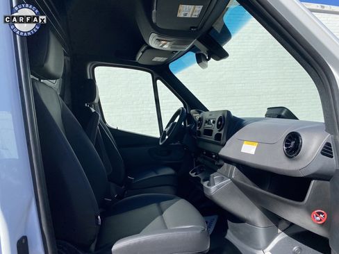Used 2025 Mercedes-Benz Sprinter 2500 image 13