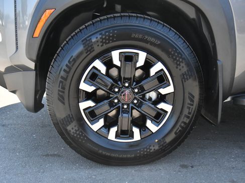 Used 2022 Nissan Frontier Pro-X RWD image 12