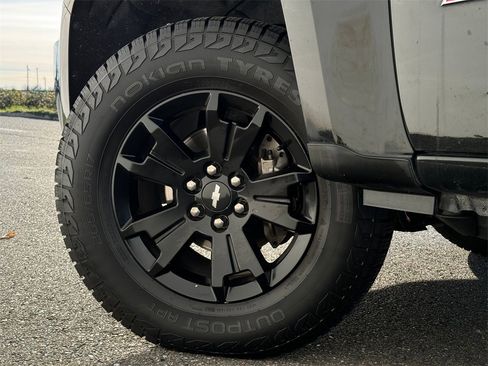 Used 2017 Chevrolet Colorado Z71 w/ Z71 Midnight Edition image 26