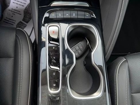 Used 2023 Buick Envision Essence image 13