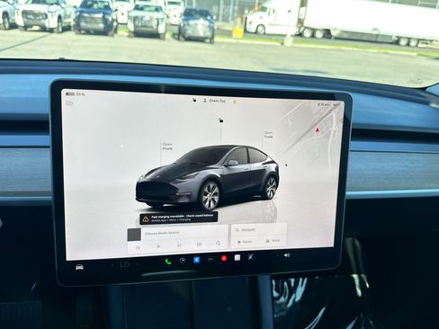 Used 2023 Tesla Model Y Long Range AWD/4WD image 21