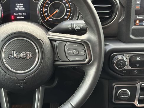 Used 2022 Jeep Gladiator Sport image 13