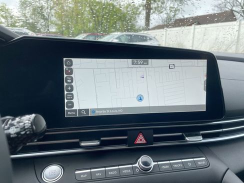 New 2025 Hyundai Elantra Limited image 44