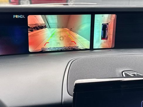 Used 2025 Lincoln Nautilus Reserve image 8