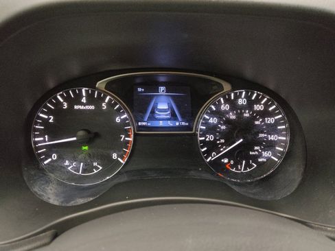 Used 2017 Nissan Pathfinder Platinum w/ Family Entertainment Package FWD image 23