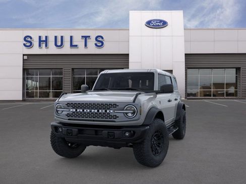 New 2026 Ford Bronco Badlands image 2
