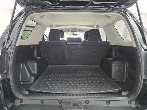 Used 2017 Toyota 4Runner SR5 RWD image 12