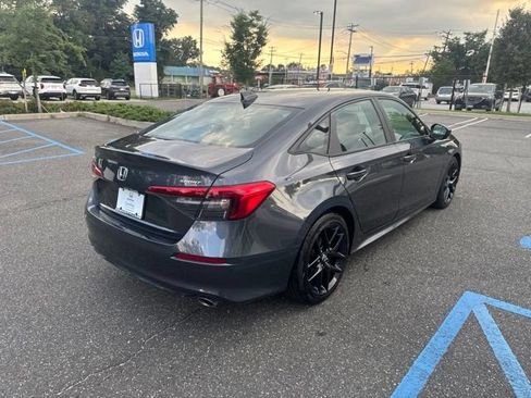 Used 2023 Honda Civic Sport image 8