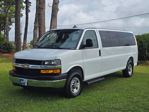Used 2025 Chevrolet Express 3500 LT w/ LT Preferred Equipment Group RWD image 1