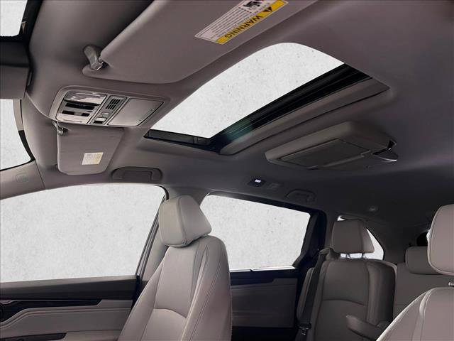 Used 2022 Honda Odyssey Touring image 2