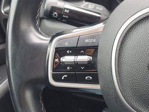Used 2021 Kia Sorento S image 14