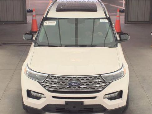 Used 2022 Ford Explorer Limited w/ Equipment Group 301A image 6