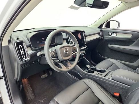 Certified 2024 Volvo XC40 B5 Core image 16