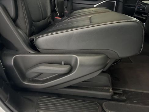 Used 2024 Jeep Wagoneer L Series II w/ Flexible Seating Group AWD/4WD image 62
