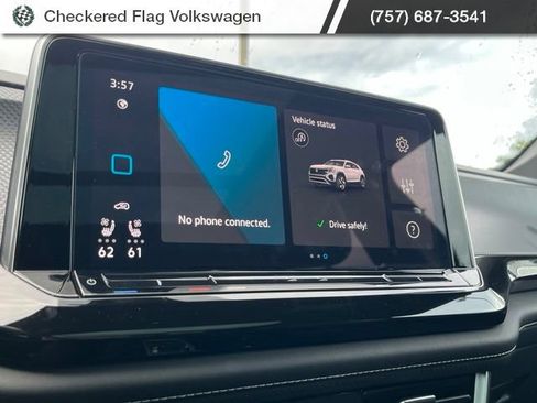 Used 2025 Volkswagen Atlas Cross Sport SEL AWD/4WD image 39
