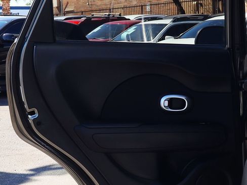 Used 2018 Kia Soul image 32