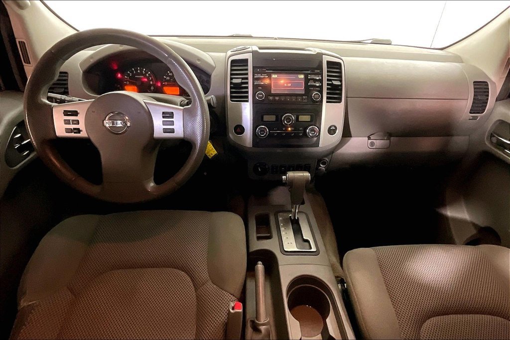 Used 2014 Nissan Frontier SV w/ SV Value Truck Package AWD/4WD image 17
