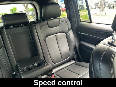 Certified 2024 Jeep Grand Cherokee Limited w/ Black Appearance Package image 17