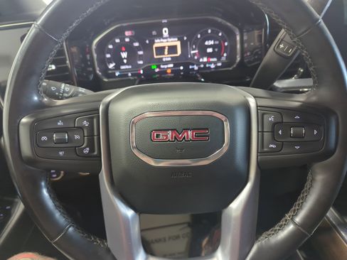 Used 2024 GMC Sierra 2500 SLT w/ SLT Premium Package image 17