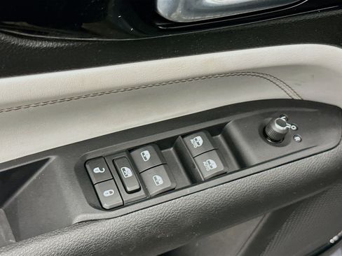 Used 2022 Jeep Compass Limited image 15