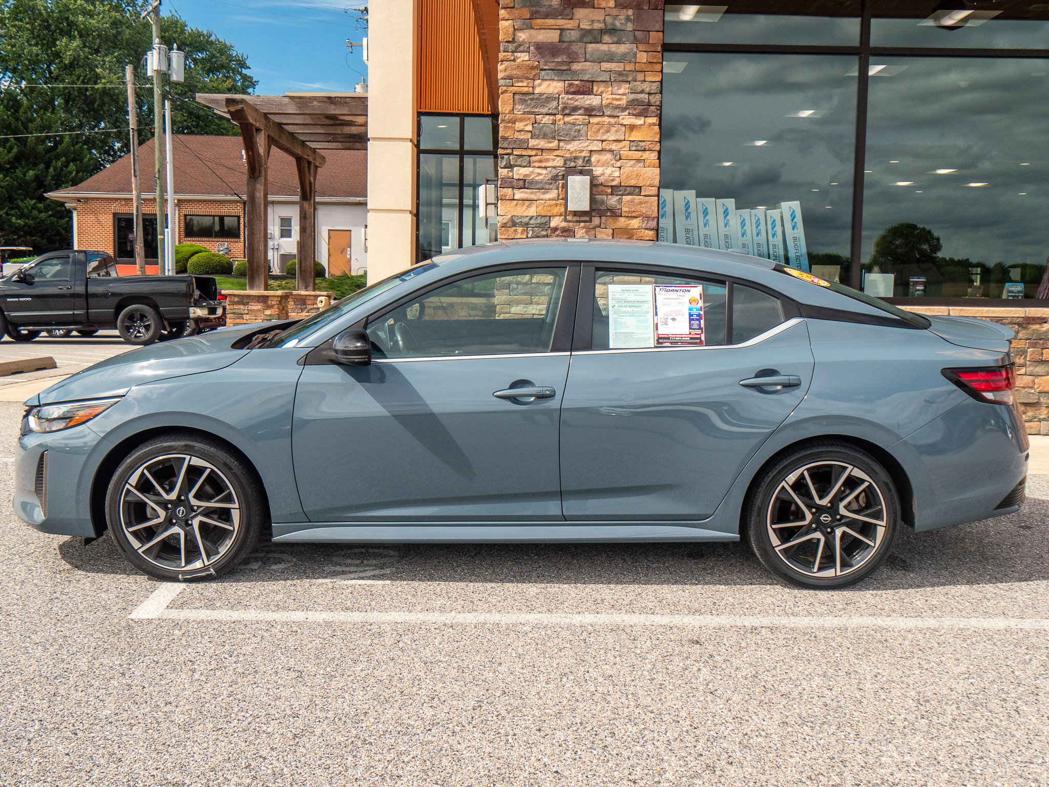 Used 2024 Nissan Sentra SR FWD image 6