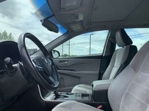 Used 2016 Toyota Camry XSE FWD image 16
