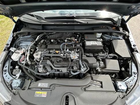 Used 2025 Toyota Corolla SE image 11