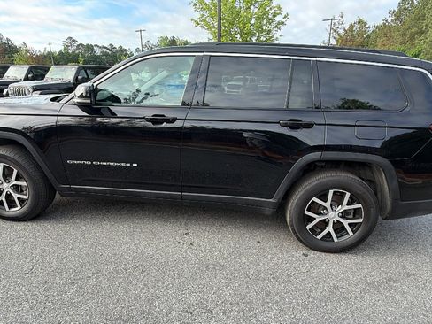 Used 2025 Jeep Grand Cherokee L Limited AWD/4WD image 11