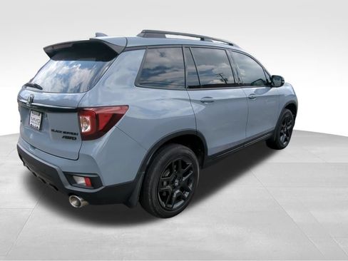 Certified 2025 Honda Passport Black Edition image 7