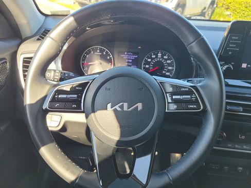 Used 2023 Kia Seltos S FWD image 17