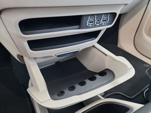Used 2024 Chrysler Pacifica Touring-L FWD image 30