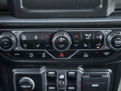 Used 2020 Jeep Gladiator Overland w/ Cold Weather Group image 24