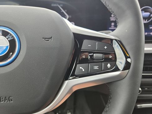 Used 2025 BMW i4 xDrive40i AWD/4WD image 29