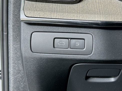 New 2025 Volvo XC90 T8 Ultra w/ Protection Package Premier image 10