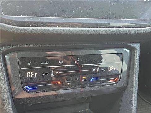 Used 2024 Volkswagen Tiguan SE R-Line image 14