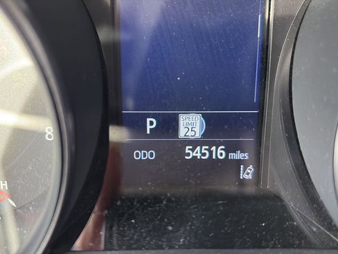 Used 2021 Toyota C-HR Limited image 17