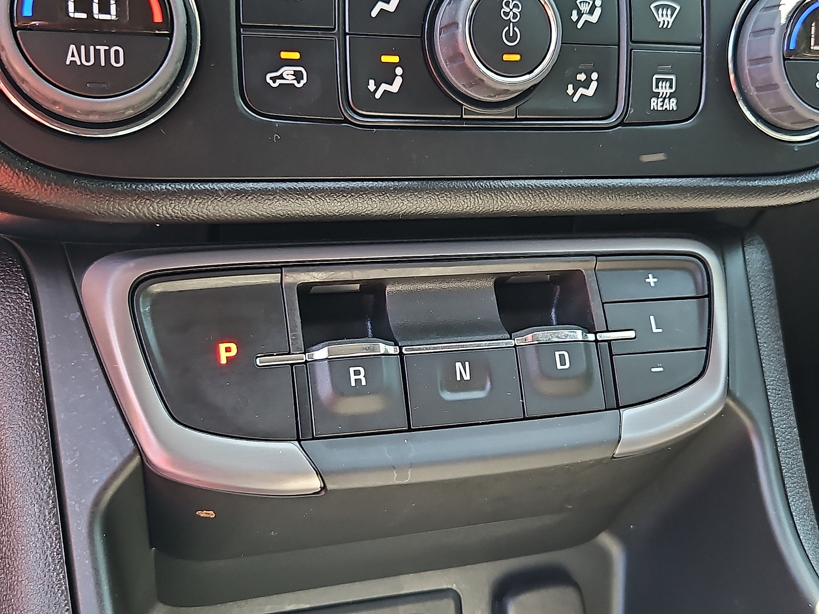Used 2024 GMC Terrain AT4 AWD/4WD image 16