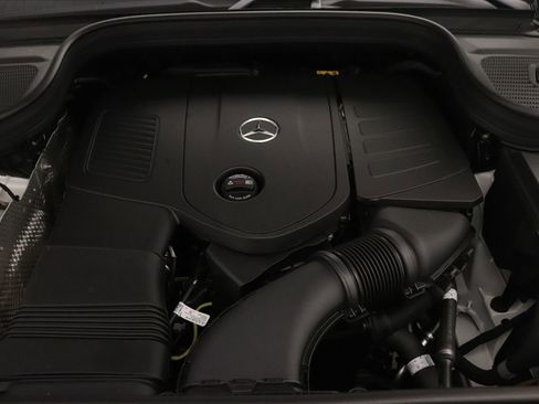 New 2026 Mercedes-Benz GLS 450 4MATIC image 9