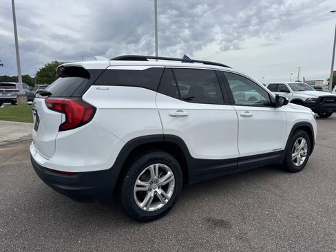 Used 2018 GMC Terrain SLE w/ Driver Convenience Package FWD image 6