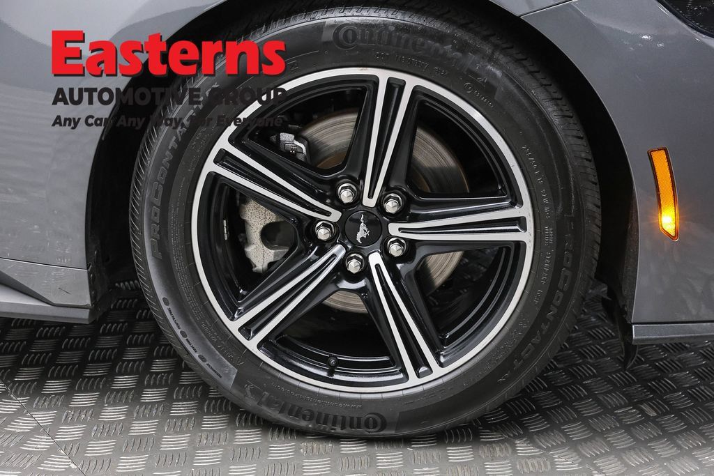 Used 2025 Ford Mustang Coupe RWD image 31